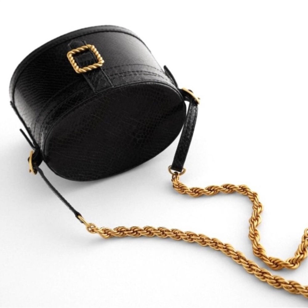 Zara Oval Box Crossbody Chain